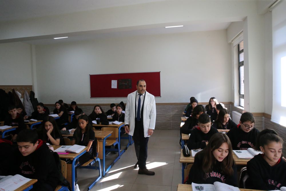 Görme engelli öğretmen, çocukluk hayali mesleğini başarıyla sürdürüyor (Foto Galeri) 